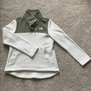The North Face 1/4 zip fleece
